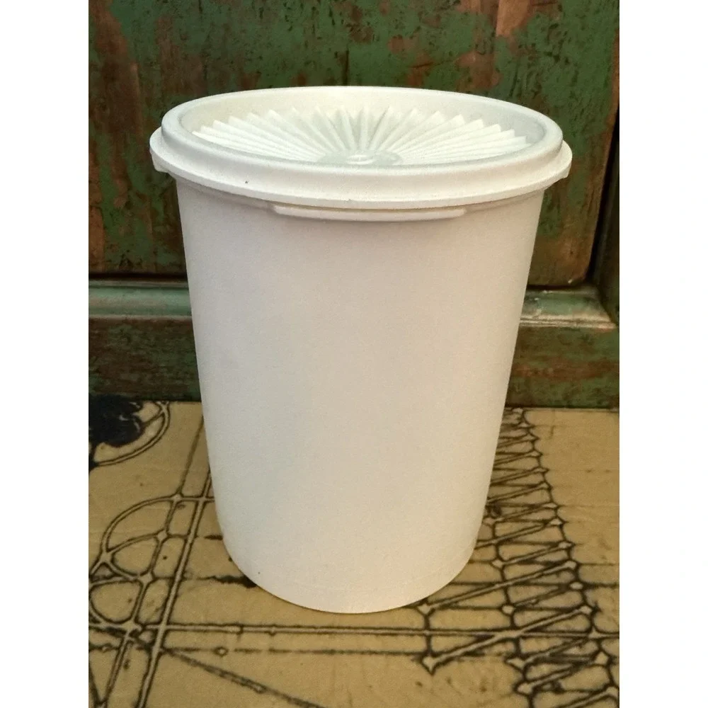 Tupperware 811-4 White with Snowflake Servalier Canister w/ Lid 812-28 Set Of 2